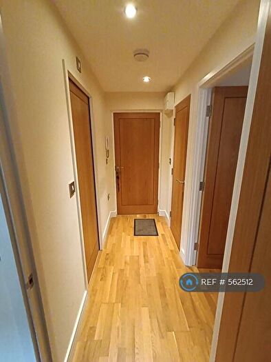 1 Bedroom Flat To Rent In Victoria Road, Swindon, SN1