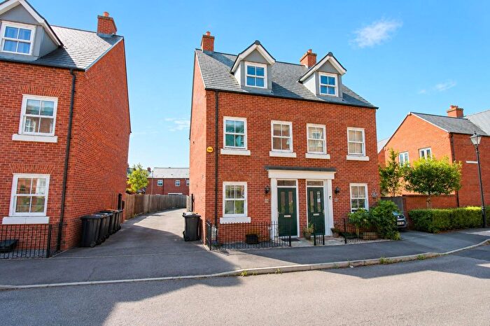 4 Bedroom Semi-Detached House For Sale In Hazelwick Drive, Great Denham, Bedford, MK40