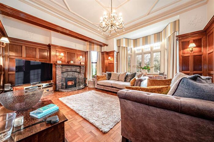 4 Bedroom Semi-Detached House To Rent In Golf Open - Westbourne Road, Birkdale - - Min Walk To Golf Open, PR8