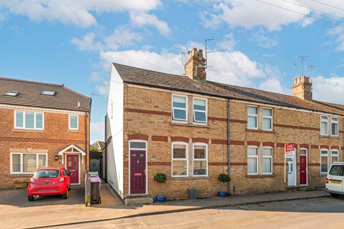 3 Bedroom End Of Terrace House For Sale In Reform Street, Stamford, PE9