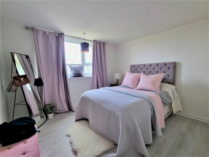 1 Bedroom Flat To Rent In Ashcombe House, Exeter Road, Enfield, EN3