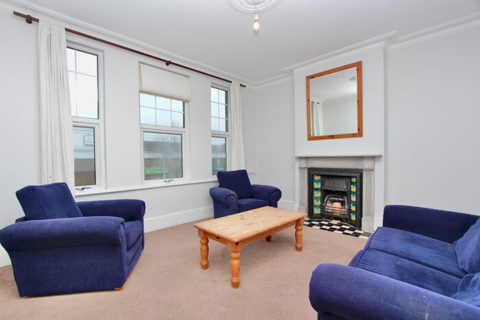 4 Bedroom Maisonette To Rent In Stamford Hill, Stoke Newington, London, N16