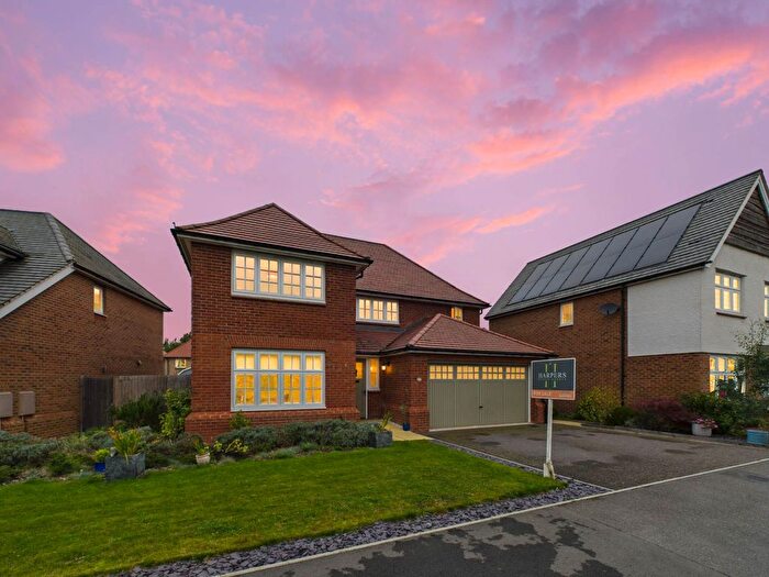 4 Bedroom Detached House For Sale In Medlar Street, Weston Turville, HP22