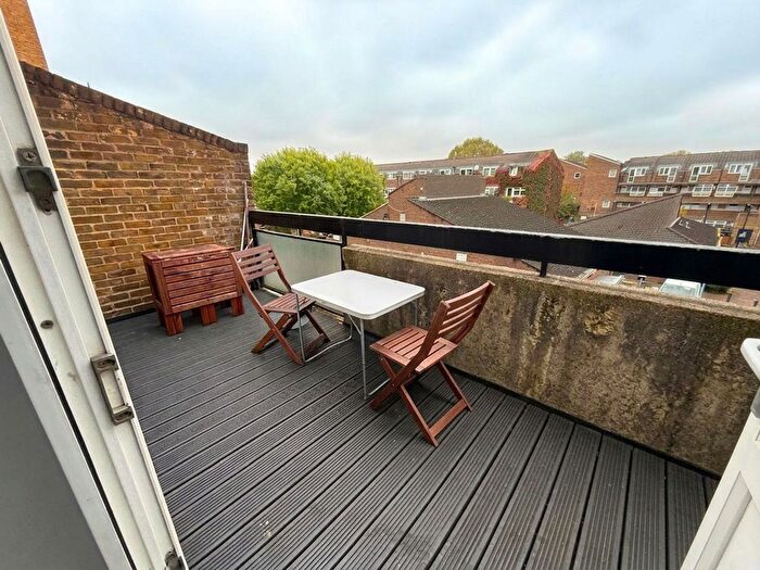 5 Bedroom Flat For Sale In Lampeter Square, Hammersmith, London, W6