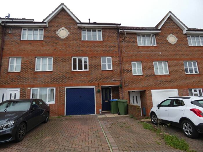 4 Bedroom Terraced House To Rent In Redbourne Drive, London, SE28