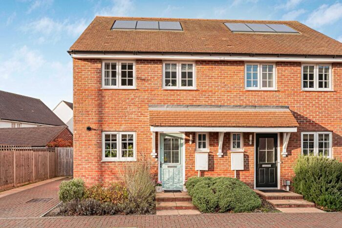 3 Bedroom Semi-Detached House For Sale In Blackwood Avenue, Letchworth Garden City, Hertfordshire, SG6