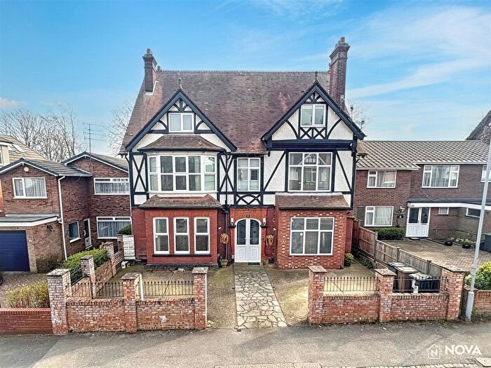 9 Bedroom Detached House For Sale In Lansdowne House, Luton, LU3