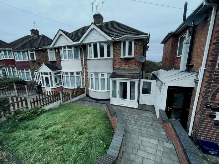 3 Bedroom Semi-Detached House To Rent In Bristnall Hall Road, Oldbury, West Midlands, B68