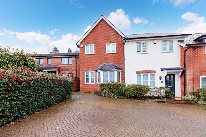 2 Bedroom Terraced House For Sale In Meadowbank Cottages, Boyn Hill Road, Maidenhead, SL6