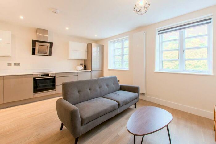 1 Bedroom Flat To Rent In High Street, Hornsey, London, N8