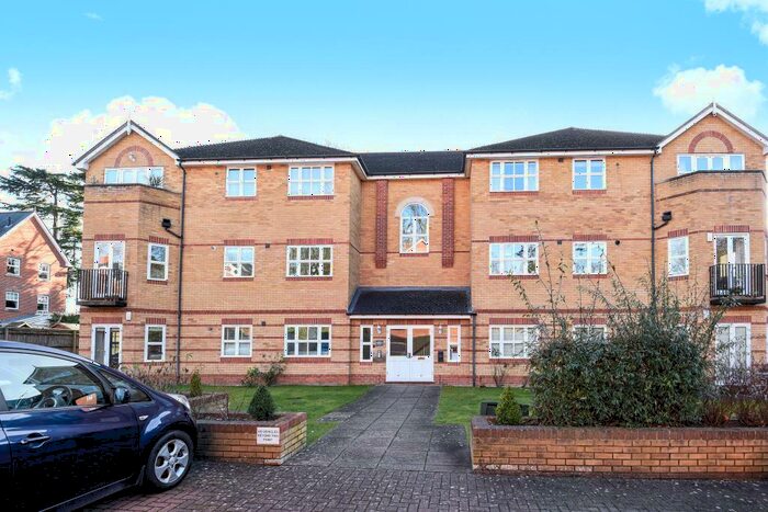2 Bedroom Apartment To Rent In Bishop Kirk Place, Summertown, OX2