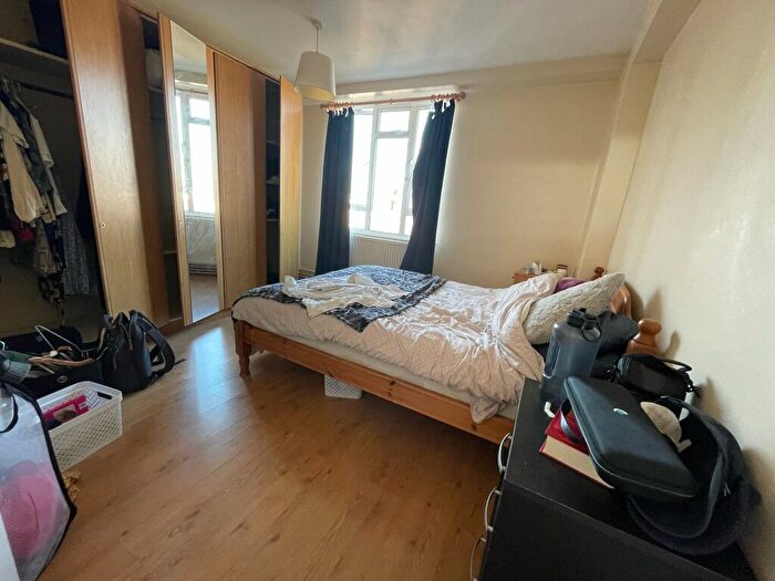 2 Bedroom Flat To Rent In Parmoor Court, Gee Street, London, EC1V