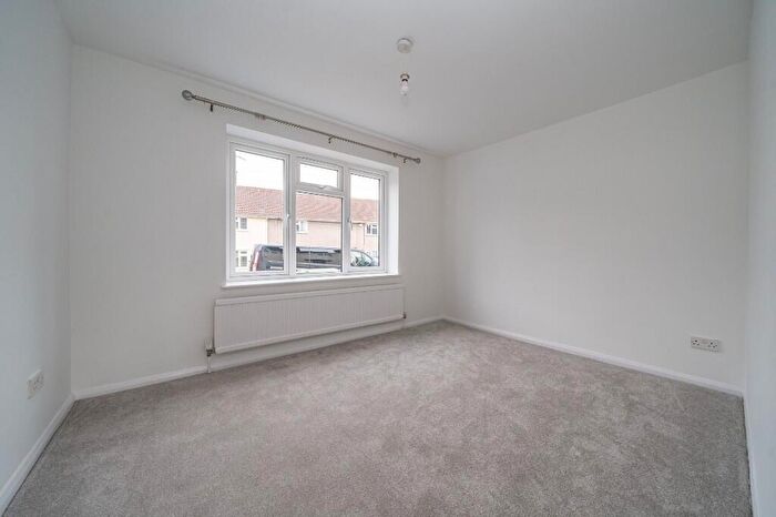 1 Bedroom Maisonette To Rent In Lucks Hill, Hemel Hempstead, Hertfordshire, HP1