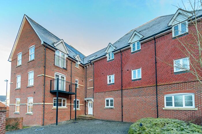 2 Bedroom Flat For Sale In Pilgrims Way, Laverstock, Salisbury, SP1