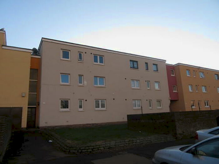 3 Bedroom Flat To Rent In Kirk Street, Dundee, DD2