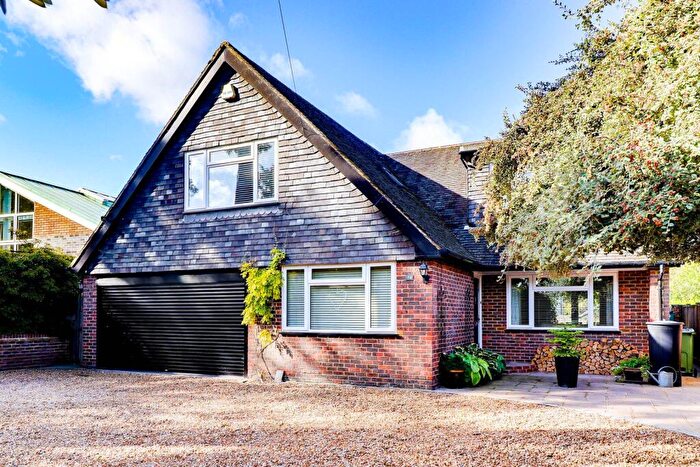 4 Bedroom Detached House To Rent In Horseshoe Lane East, Guildford, GU1