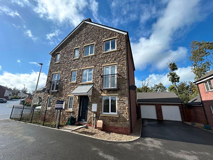 3 Bedroom Semi-detached House For Sale In Pincombe Road, Bideford, Devon, EX39