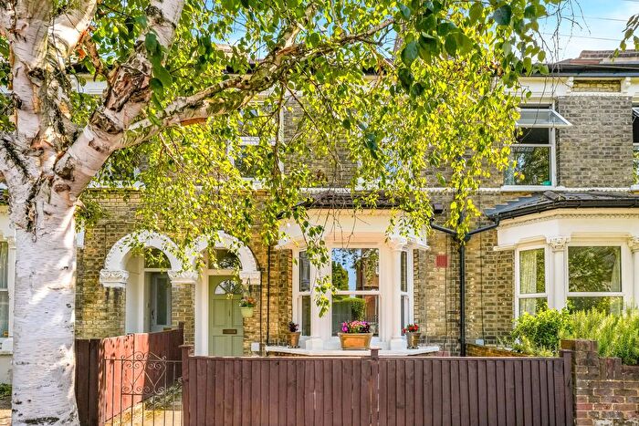 1 Bedroom Flat For Sale In Quicks Road, London, SW19