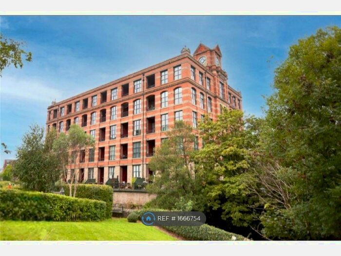 3 Bedroom Flat To Rent In Brook Mill, Bolton, BL7