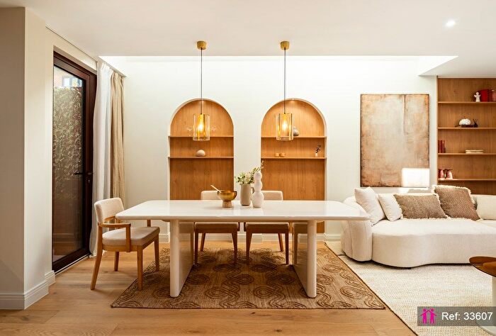 4 Bedroom Mews For Sale In Worple Road, London, SW20