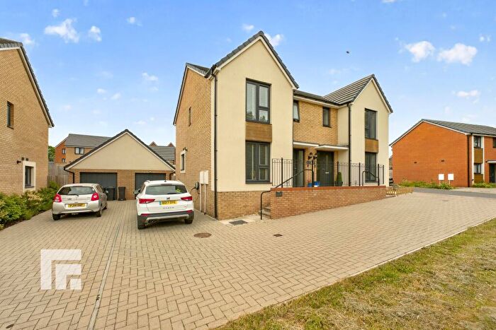 3 Bedroom Semi-Detached House For Sale In Clos Y Gadwyn Cardiff, CF5
