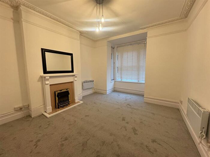 1 Bedroom Flat To Rent In West View, Seaford, BN25