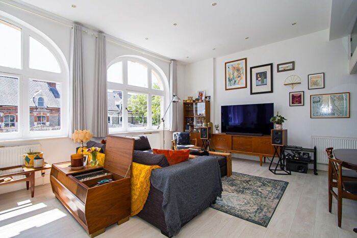 1 Bedroom Flat For Sale In Windsor Lofts, Windsor Road, Penarth, CF64