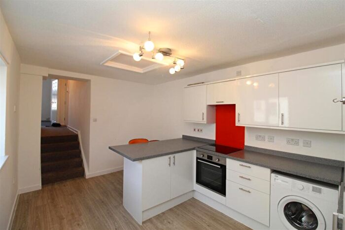 1 Bedroom Flat To Rent In Romilly Crescent, Cardiff, CF11
