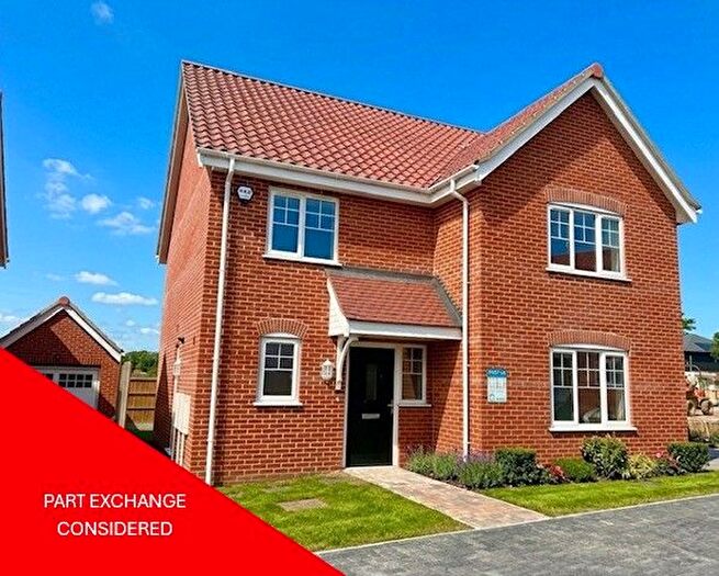 4 Bedroom Detached House For Sale In Lakeside, Blundeston, Suffolk, NR32