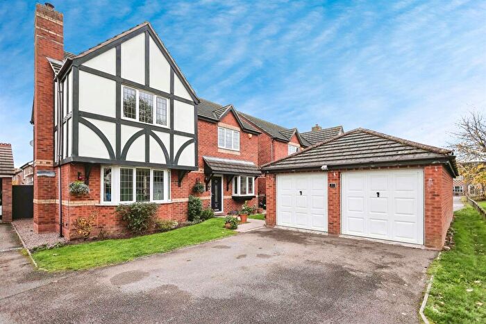 4 Bedroom Detached House For Sale In Radlow Crescent, Birmingham, B37