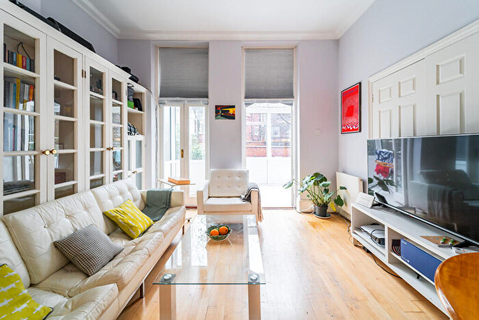 2 Bedroom Apartment For Sale In Adamson Road, Belsize Park, London, NW3