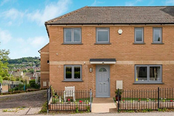 4 Bedroom End Of Terrace House For Sale In Graces Field, Stroud, Gloucestershire, GL5
