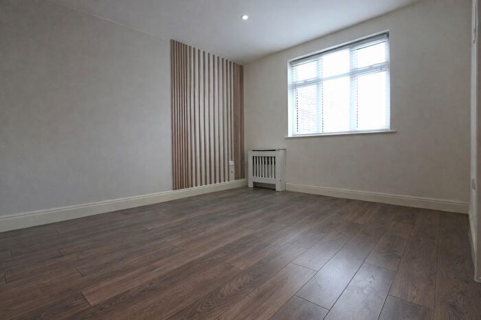 Studio To Rent In Seven Sisters Road, London, N4