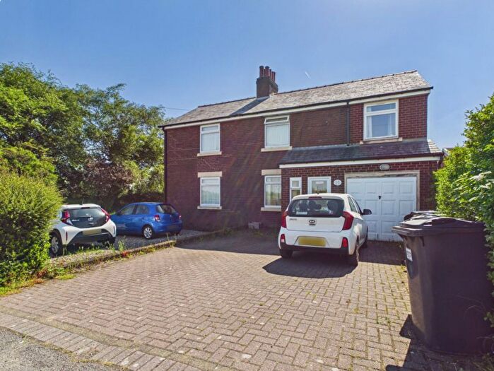 6 Bedroom Semi-Detached House For Sale In Scarth Hill Lane, Lathom, L40