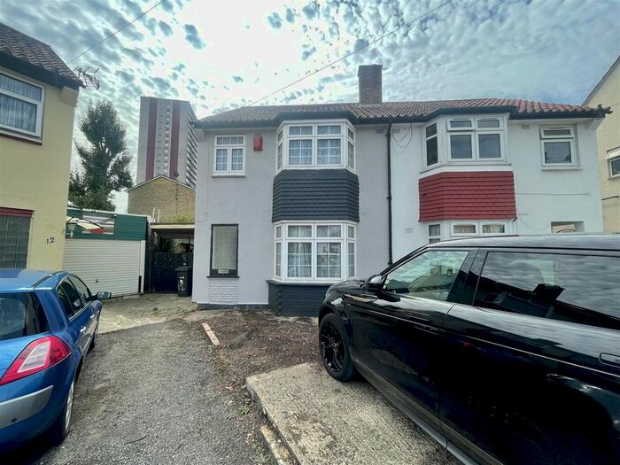 4 Bedroom Semi-Detached House To Rent In Percy Gardens, Ponders End, Enfield, EN3