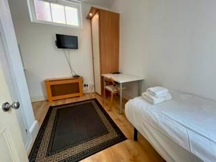 Studio To Rent In Fulham Palace Road, Hammersmith, London, W6