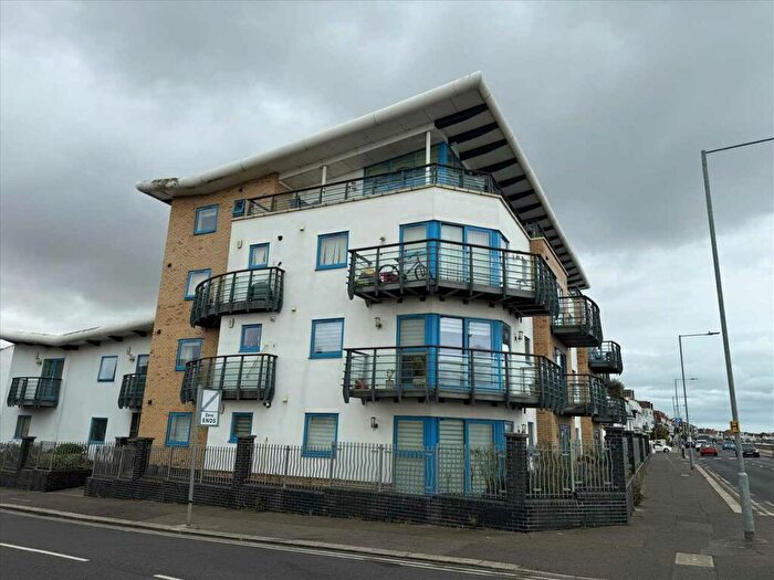 2 Bedroom Apartment To Rent In Sovereign Views, South End, SS1