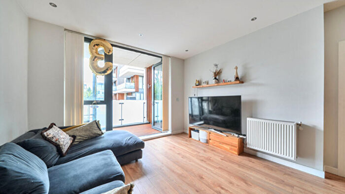 2 Bedroom Flat For Sale In Osier House, Quebec Way, Canada Water, SE16