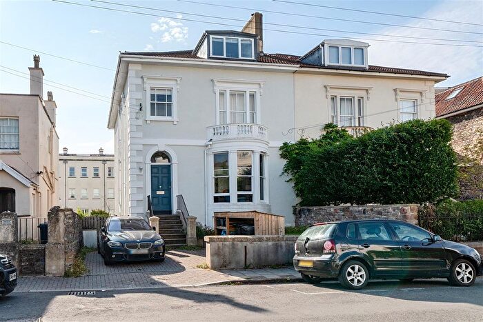 2 Bedroom Flat To Rent In Wellington Park, Bristol, BS8