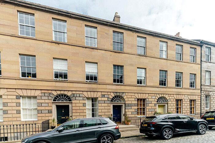 3 Bedroom Flat For Sale In Clarence Street, Edinburgh, EH3