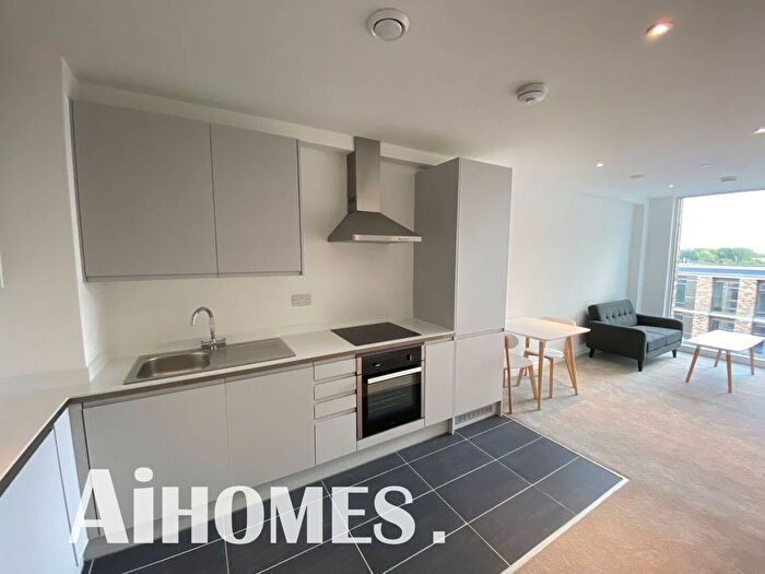 1 Bedroom Flat To Rent In Burlington Square, Manchester, M15