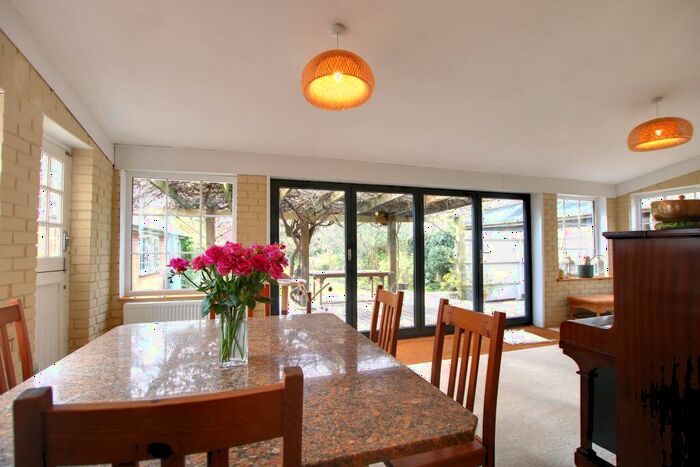 5 Bedroom Detached House For Sale In Bassett, Southampton, SO16