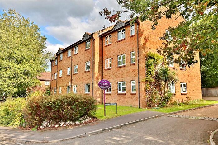 2 Bedroom Apartment For Sale In Azalea Court, Woking, Surrey, GU22
