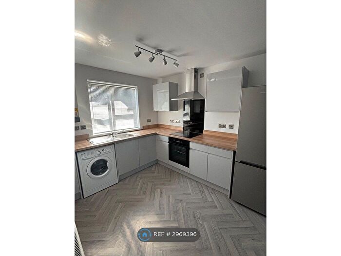 1 Bedroom Flat To Rent In High Street, Chester, CH4