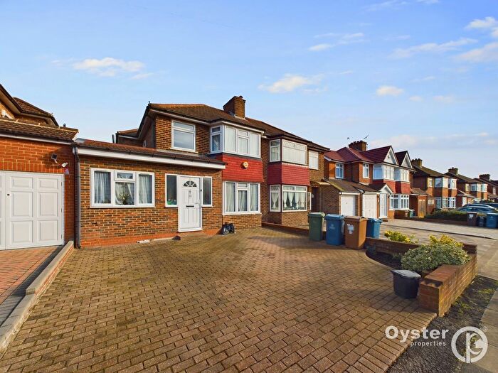 5 Bedroom Semi-Detached House To Rent In Wetheral Drive, Stanmore, HA7