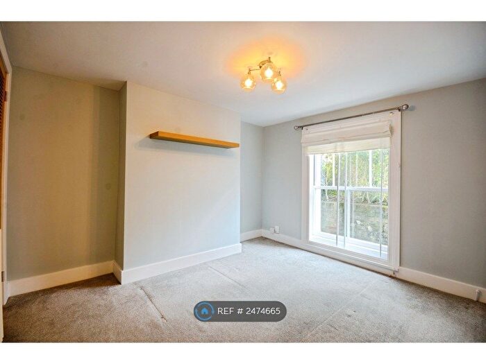 1 Bedroom Flat To Rent In Parchment Street, Winchester, SO23