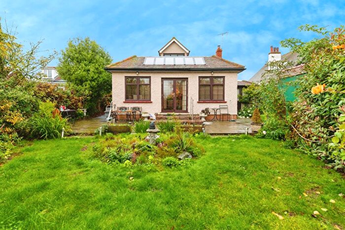 3 Bedroom Bungalow For Sale In Dumont Avenue, St. Osyth, Clacton-On-Sea, Essex, CO16