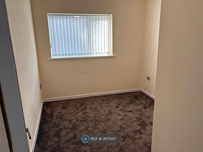 2 Bedroom Flat To Rent In Woodland Road, Neath, SA11