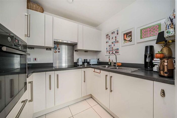 1 Bedroom Flat For Sale In Bessemer Place, London, SE10