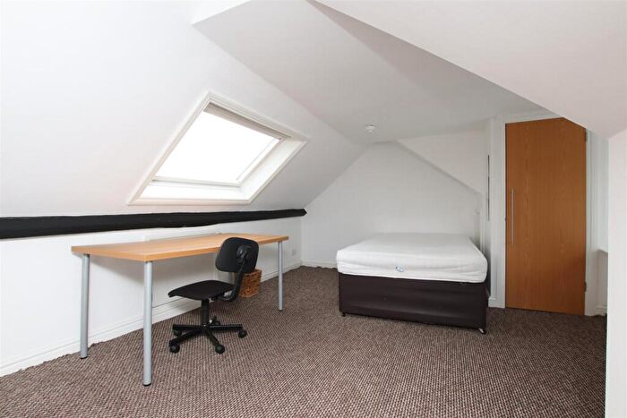 2 Bedroom Flat To Rent In Downleaze, Stoke Bishop, Bristol, BS9